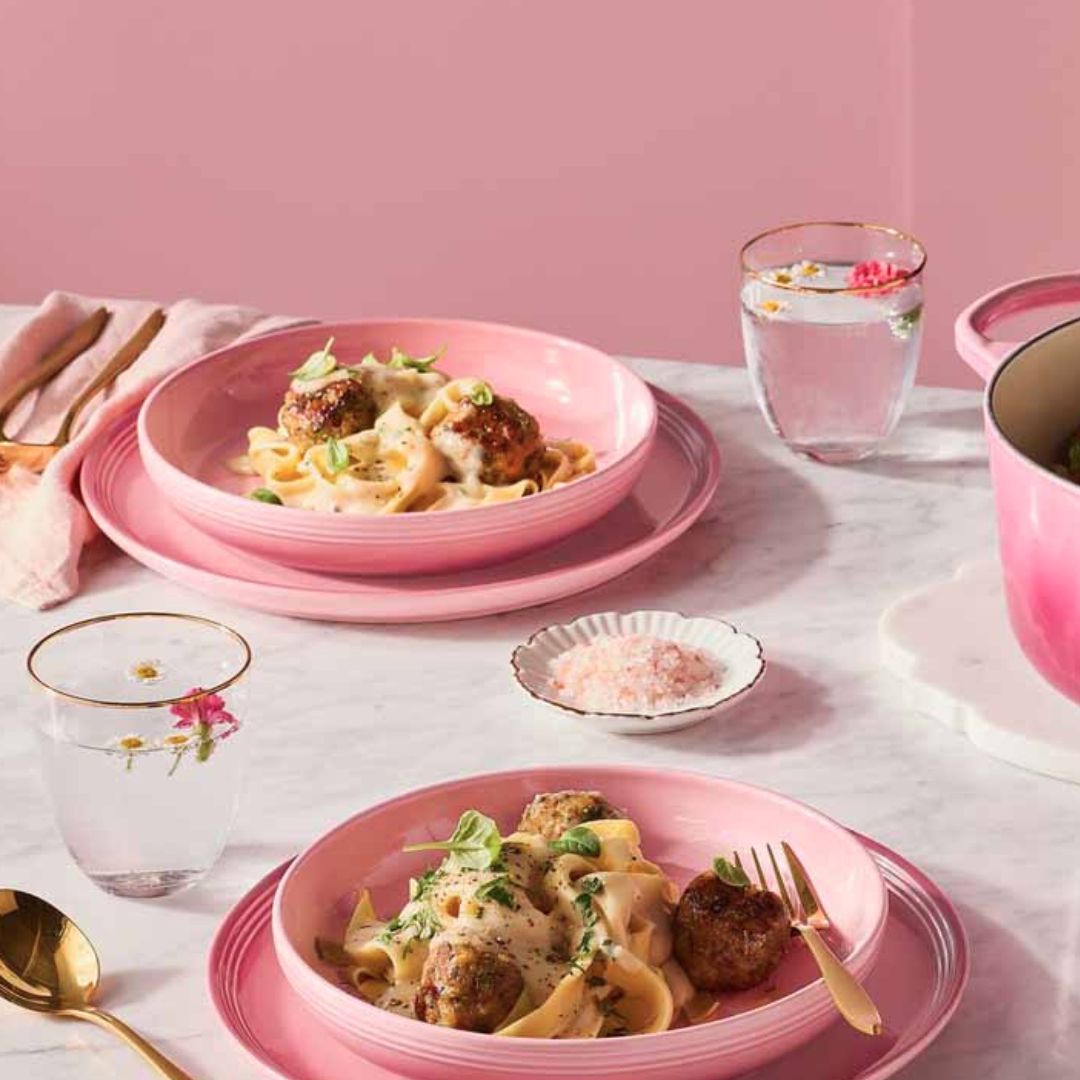 Le Creuset Stoneware Coupe Dinner Plate | Rose Quartz