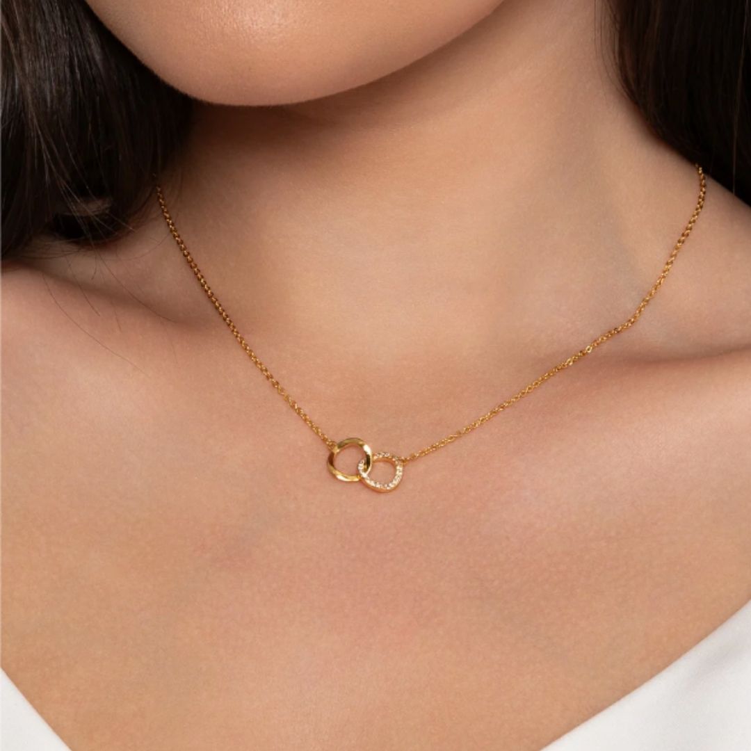 KNIGHT & DAY THE PINK BOX GOLD INTERLINKING CIRCLES