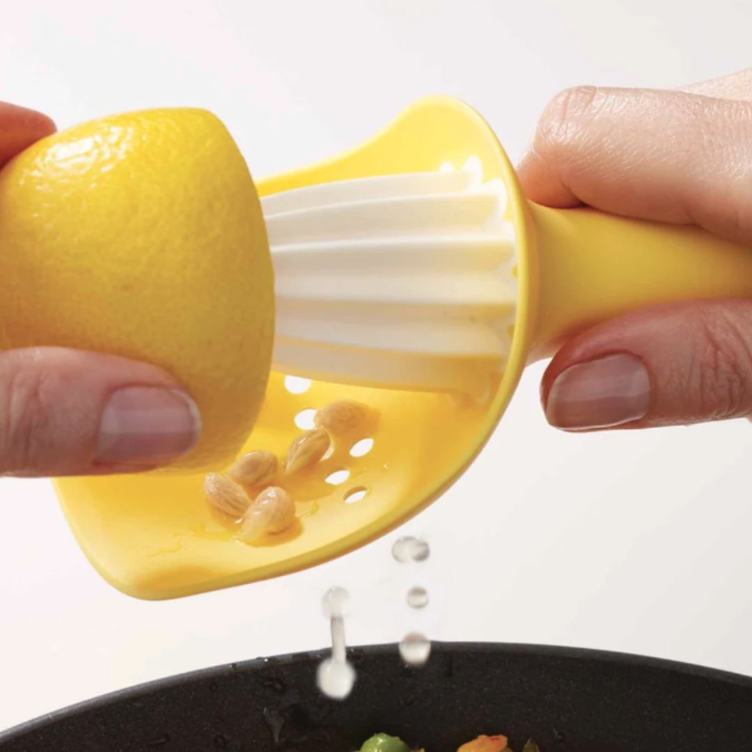 JOSEPH JOSEPH CATCHER YELLOW CITRUS REAMER