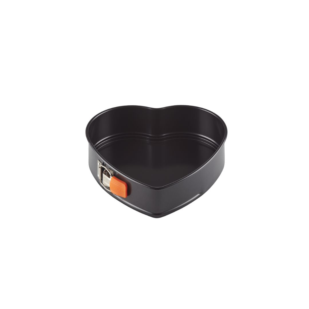 Le Creuset Heart Springform Tin