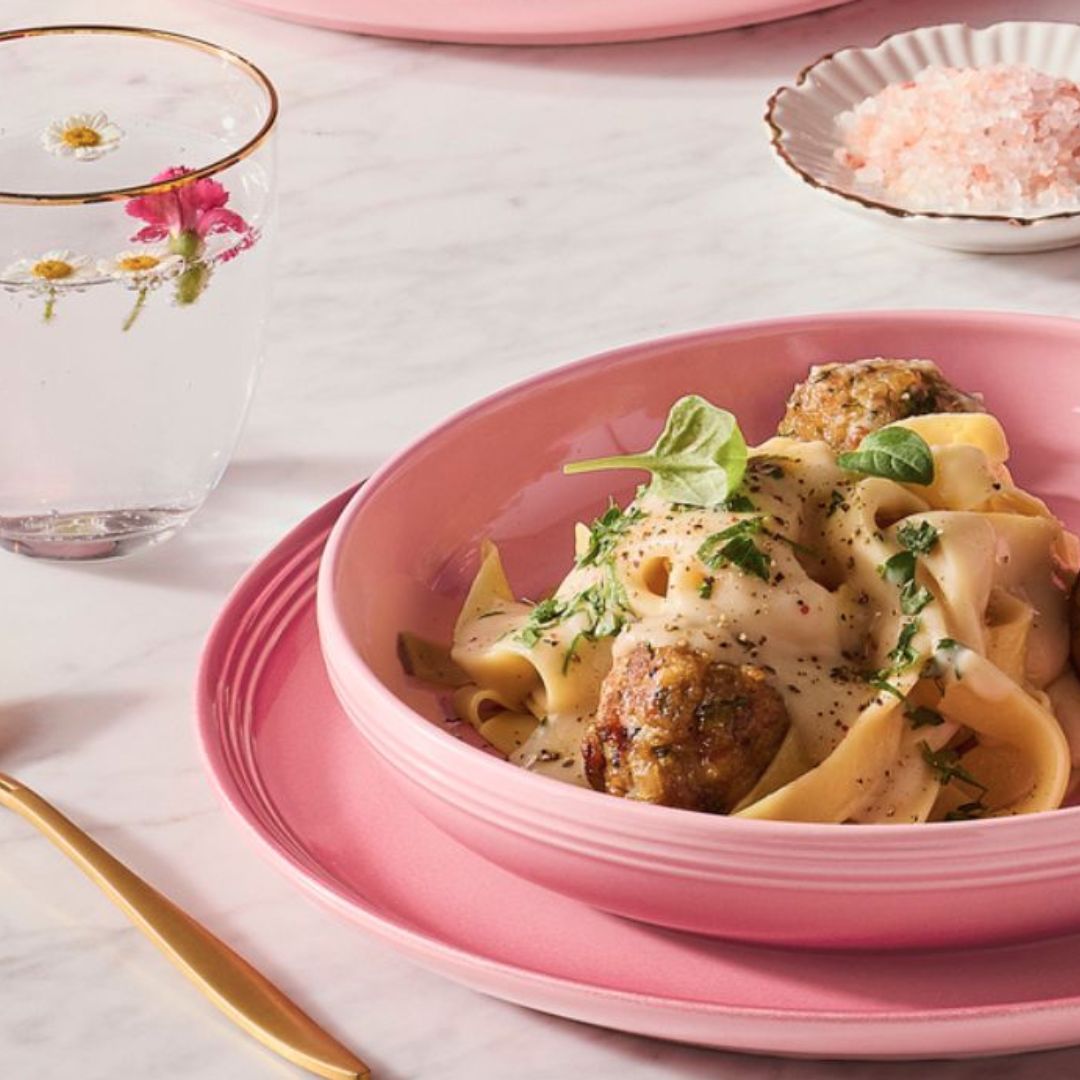 Le Creuset Stoneware Coupe Pasta Bowl | Rose Quartz