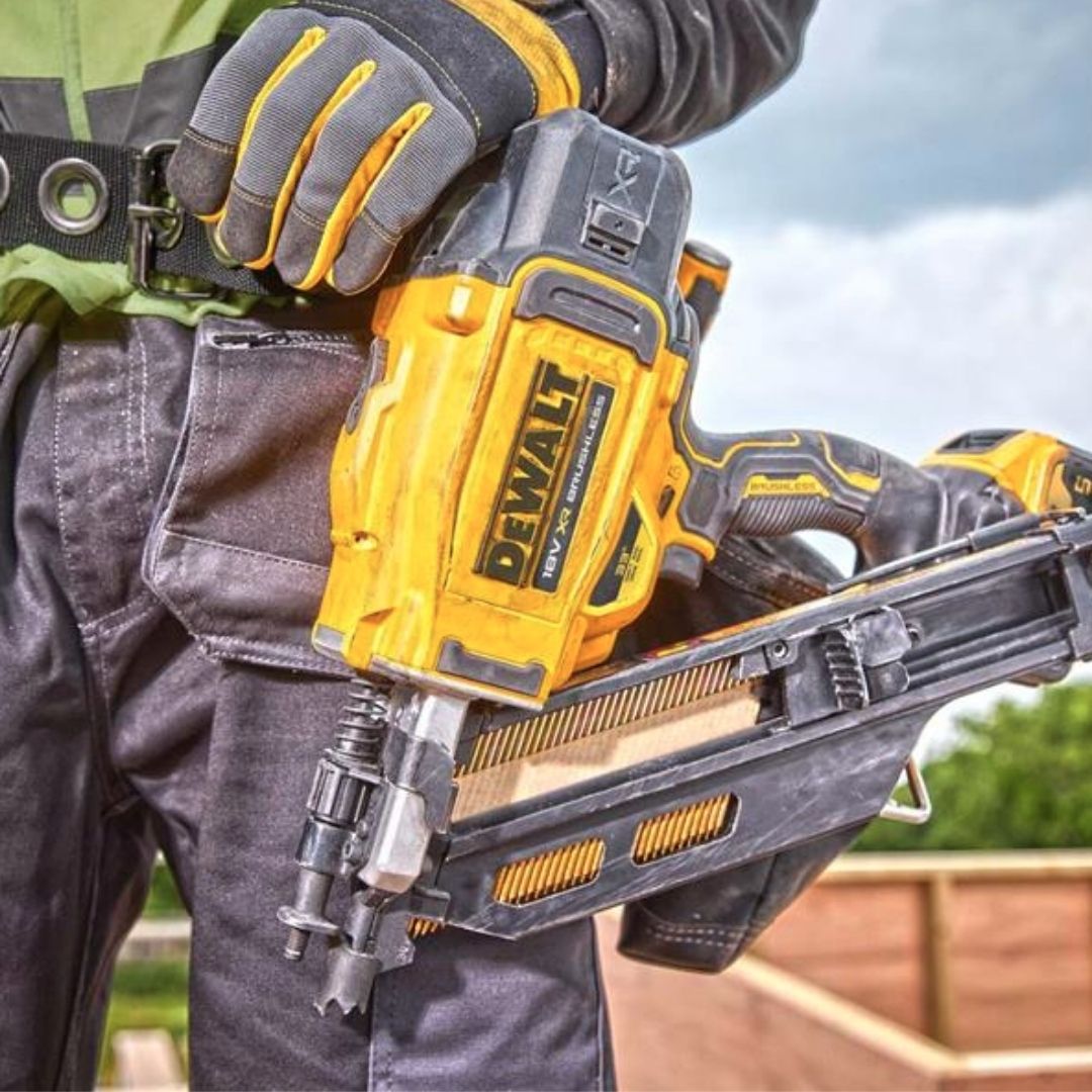 Dewalt 18V XR Brushless Nailer Twin Kit 2 X 5AH